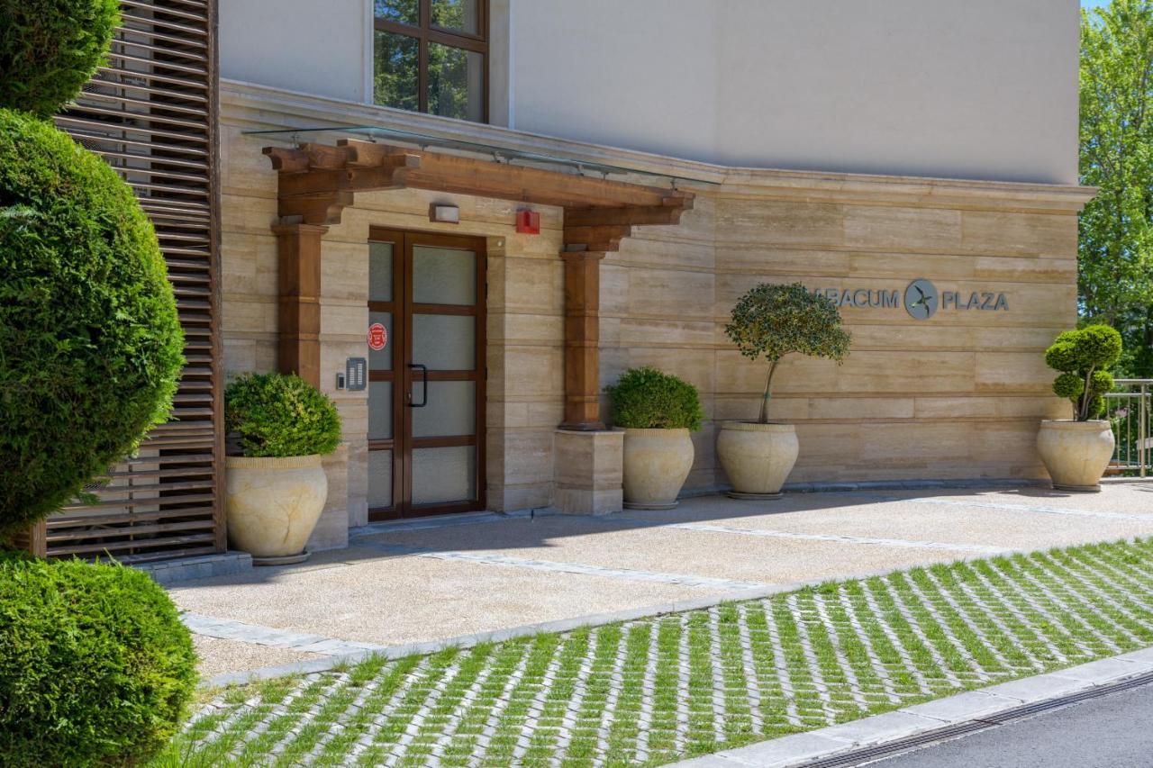 Cabacum Plaza Beach Apartments - High-Speed Wifi Aranyhomok Kültér fotó