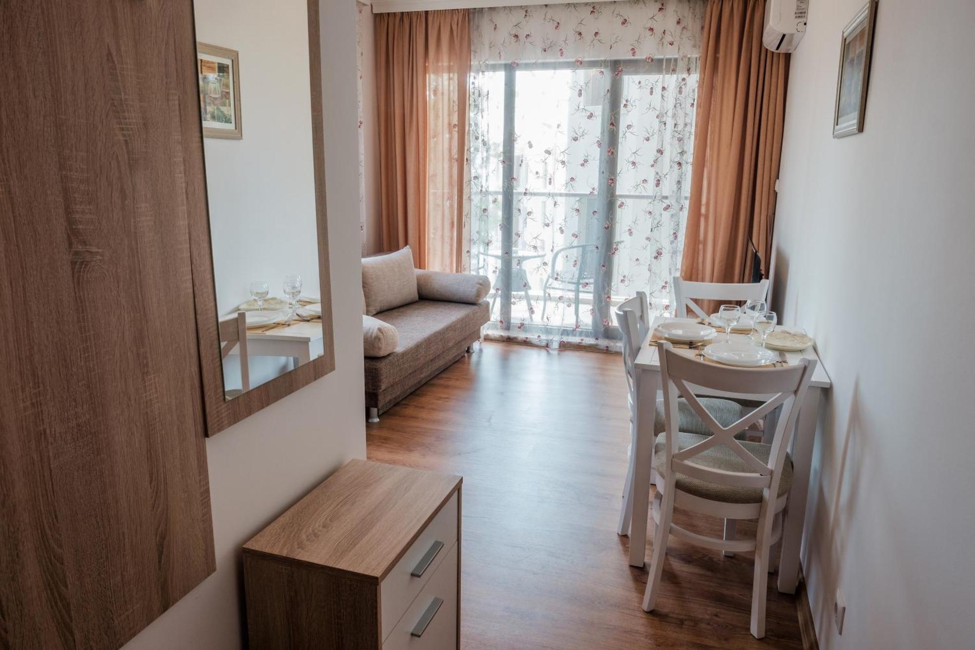 Cabacum Plaza Beach Apartments - High-Speed Wifi Aranyhomok Kültér fotó